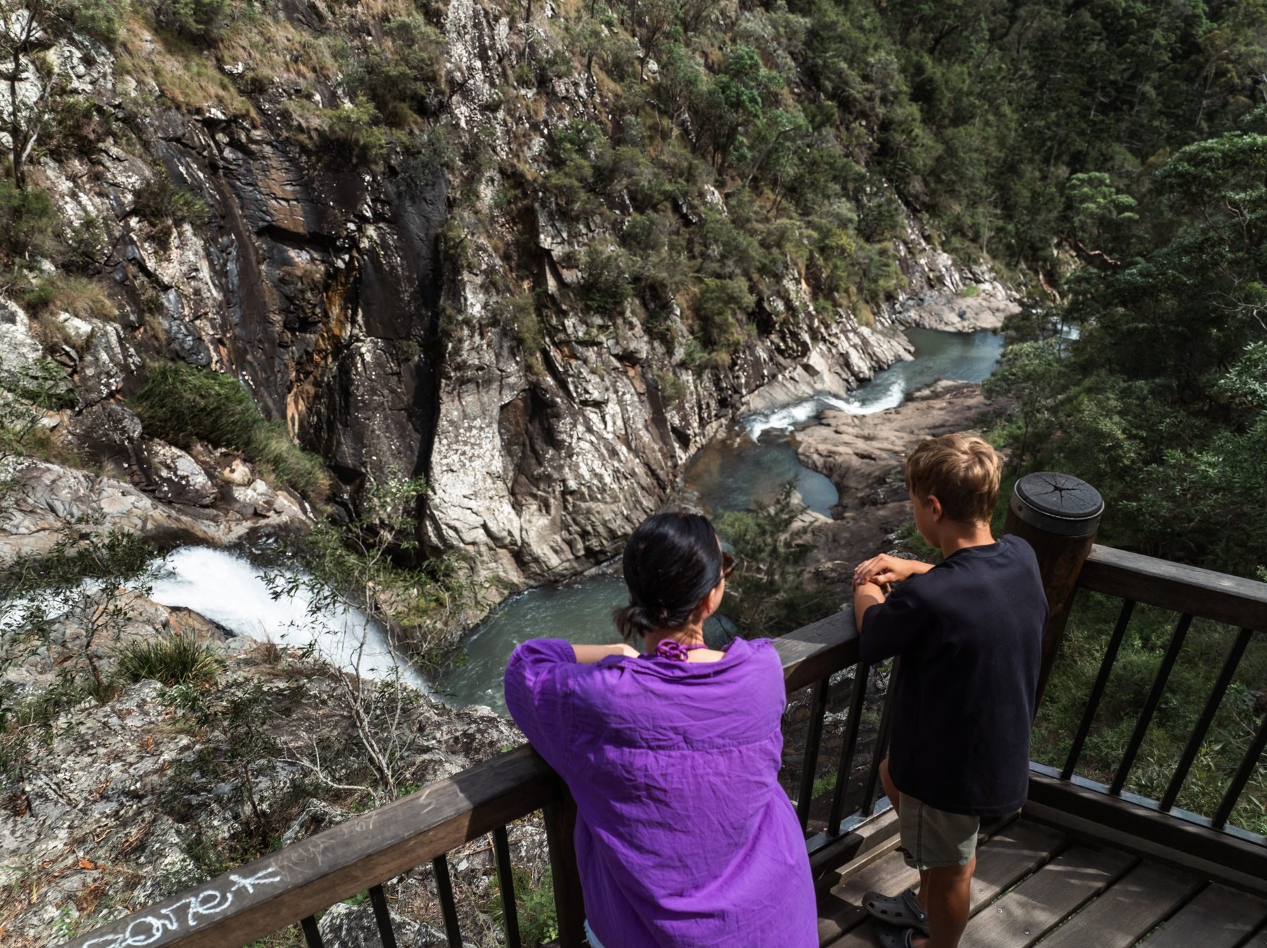 Cedar Creek Falls lookout